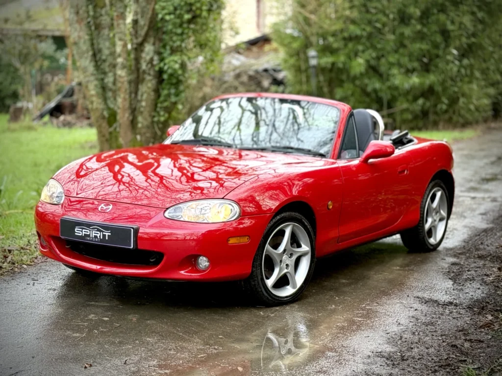 Mazda mx-5 NBFL 2002 rouge coté face