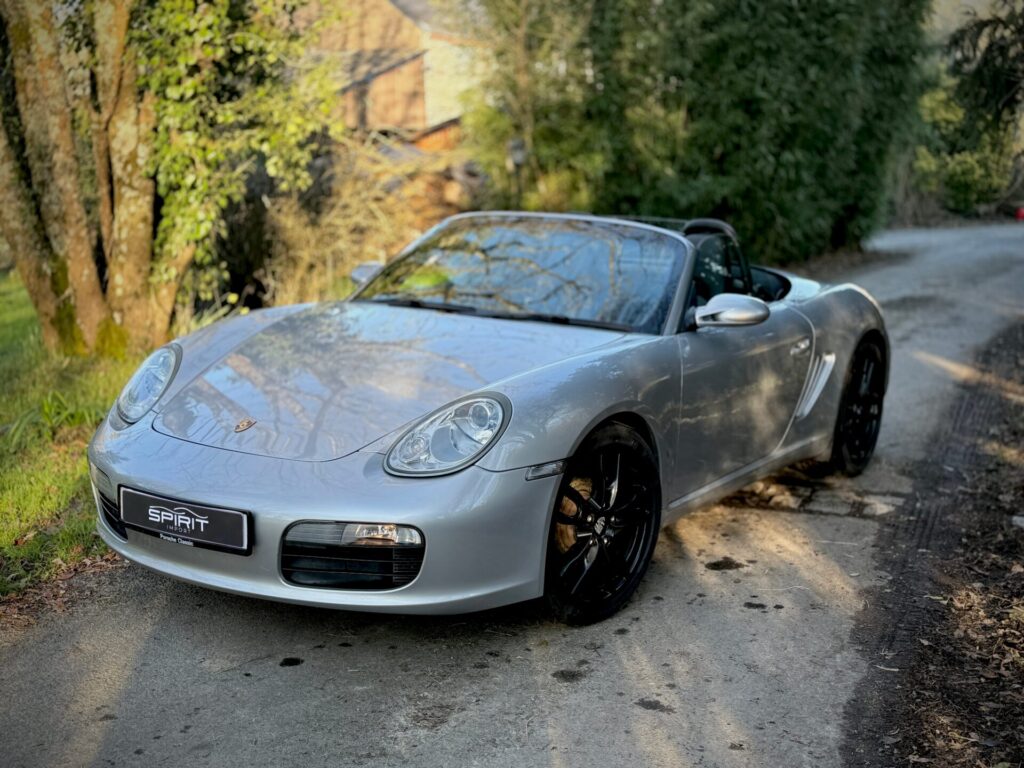 Porsche Boxster 987 2.7 grise avant gauche