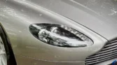Aston Martin V8 Vantage 2006 coté phare