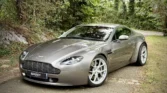 Aston Martin V8 Vantage 2006 paysage coté