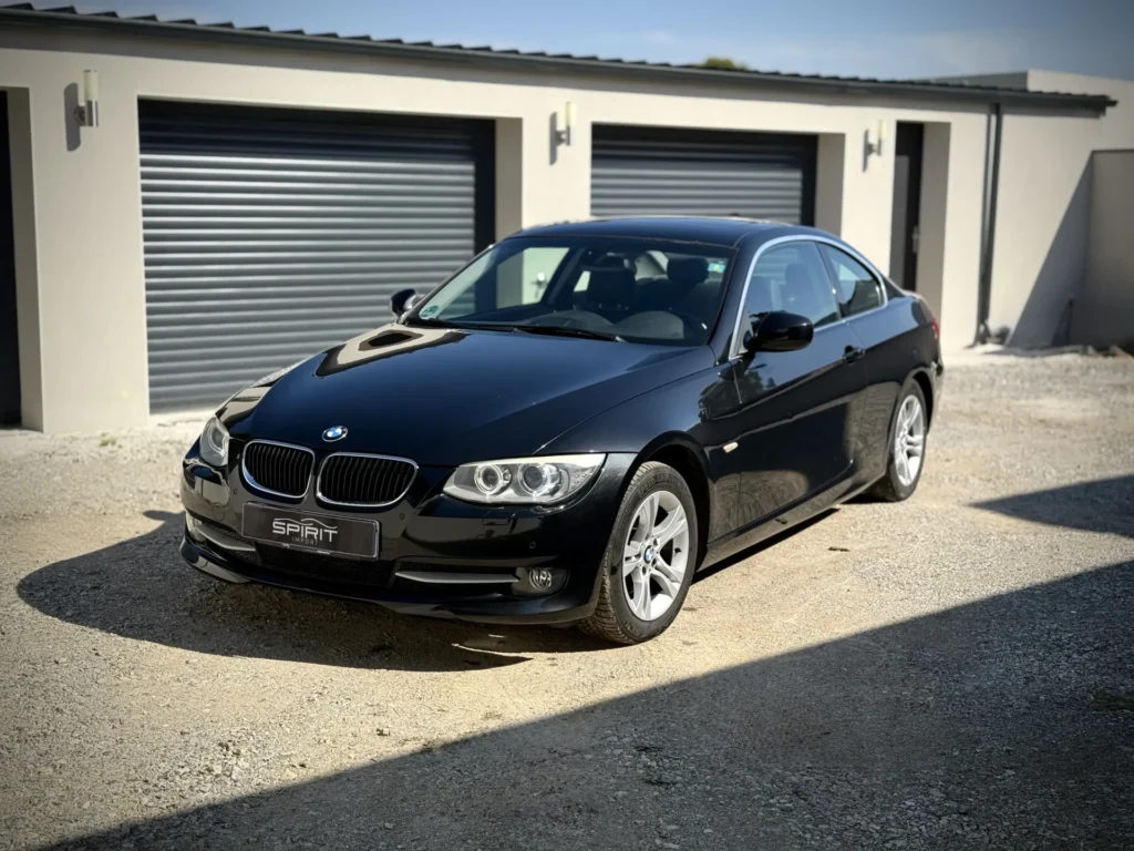 BMW 320d E92 avant coté paysage