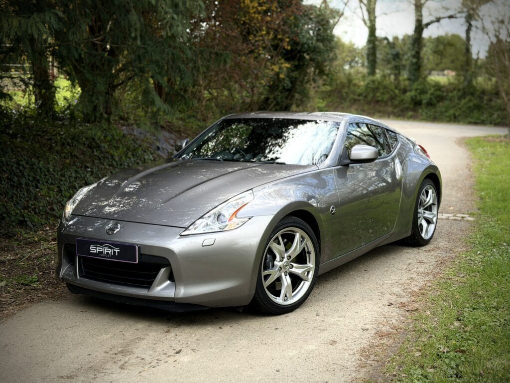 Nissan 370z grise paysage