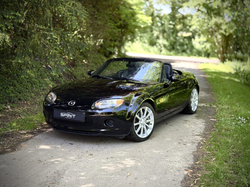 Mazda Mx5 NC noire paysage 2.0